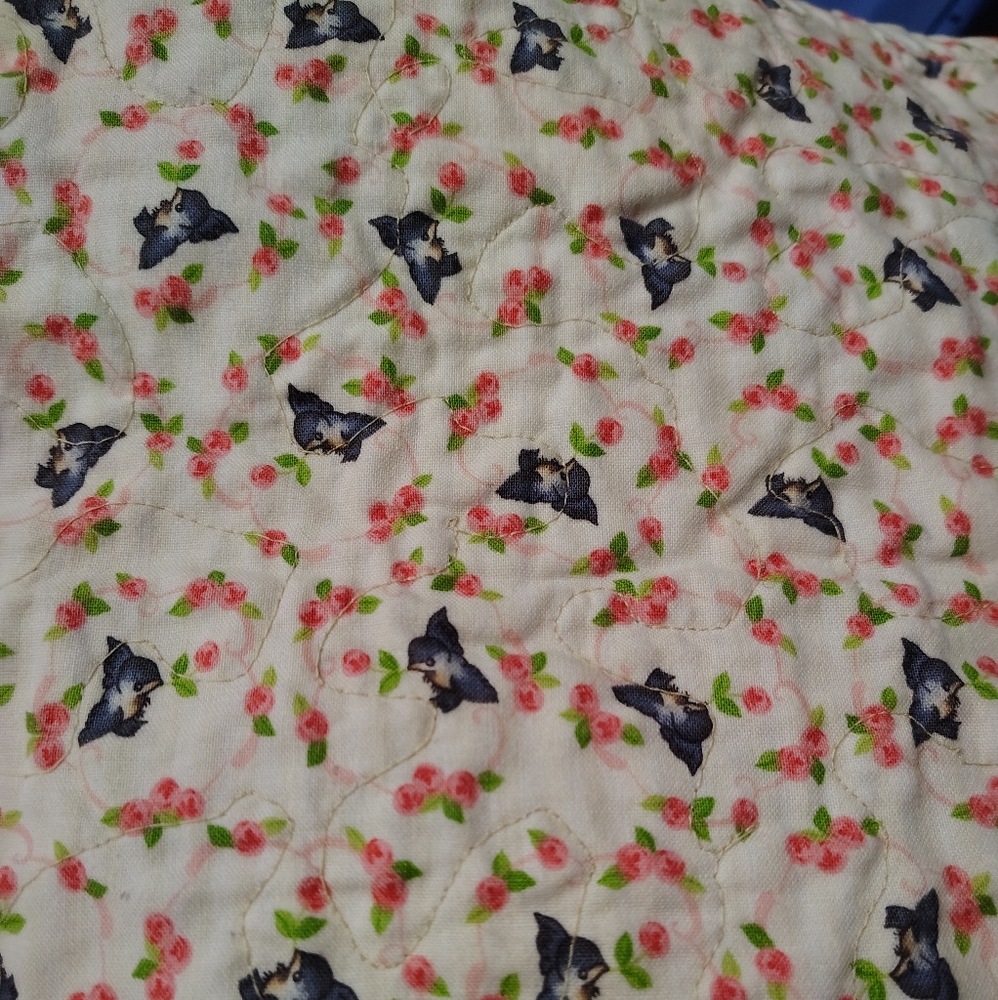 SOLD Vintage  Cozy Quilt Throw - Picture 5 of 9